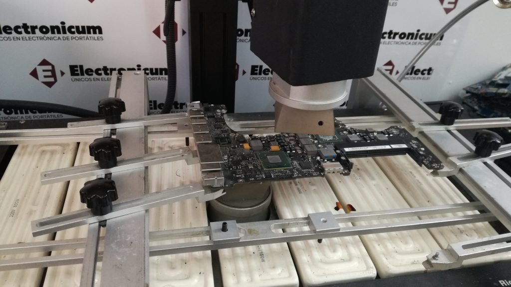 Reparación de teclados de MacBook y trackpads en Xirivella