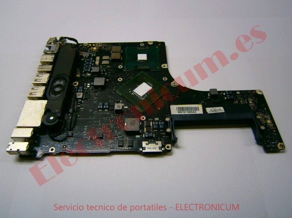 Reparación de placa base de Mac mediante micro-soldadura profesional